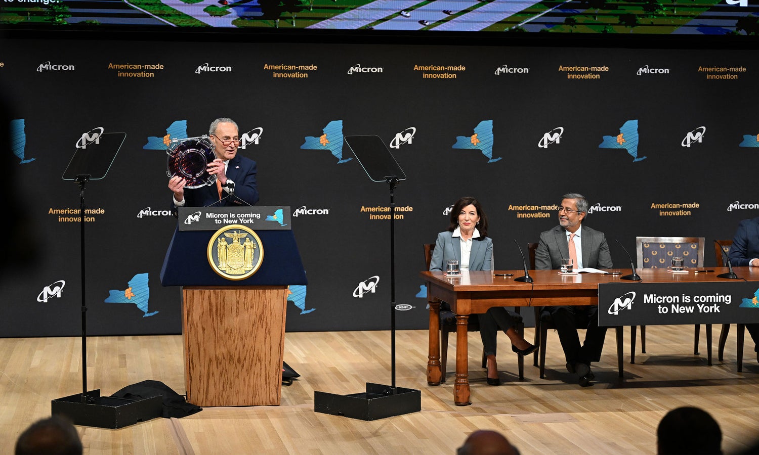 Photo 17 from the New York signing event